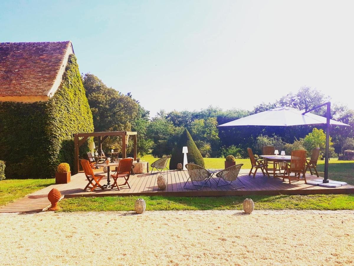 Domaine De La Limetiere Hotel Neuvy-le-Roi Exterior photo